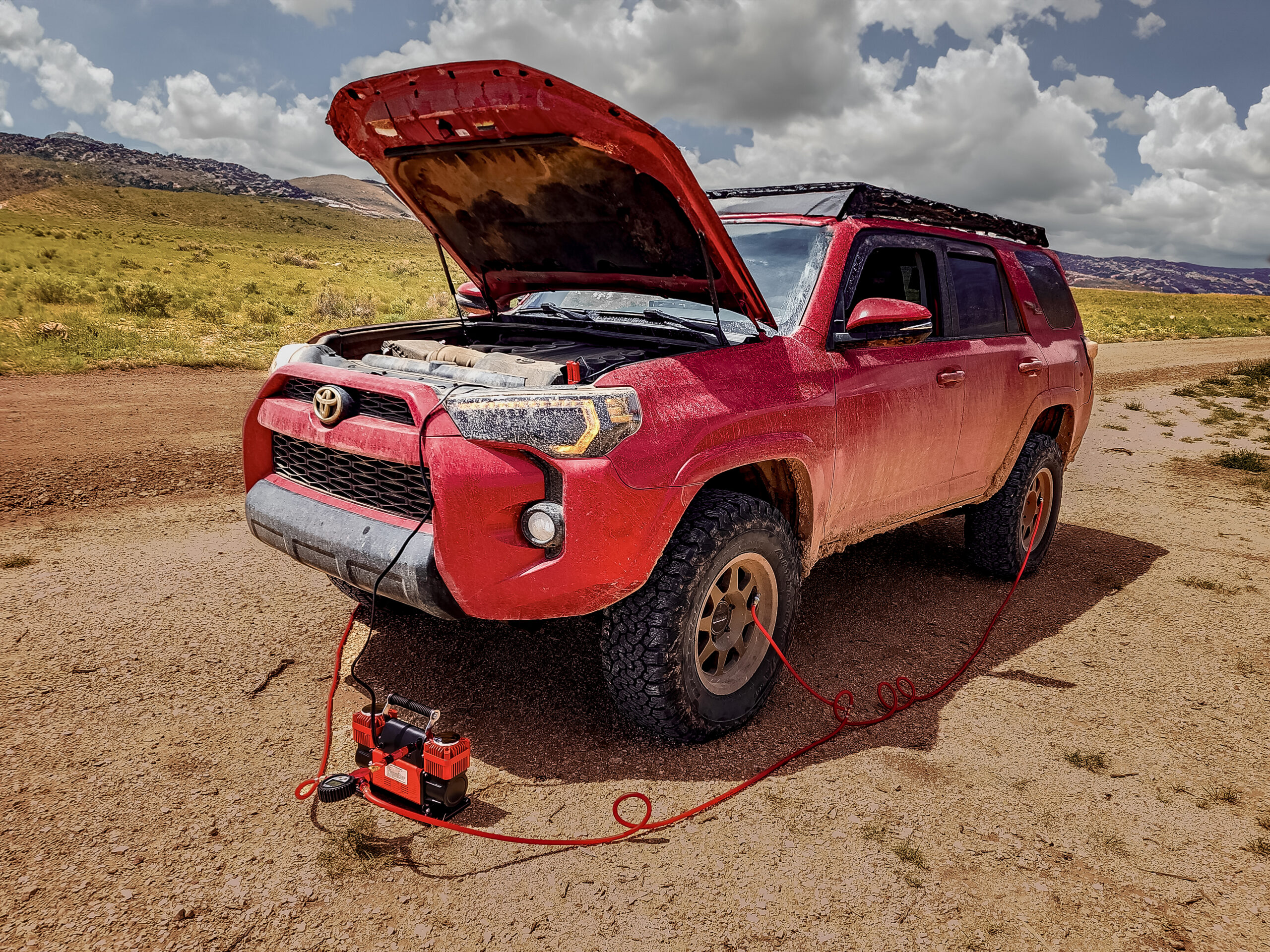 Top 3 Essentials for New Off-Roaders: Airing Down, Airing Up, and Radios